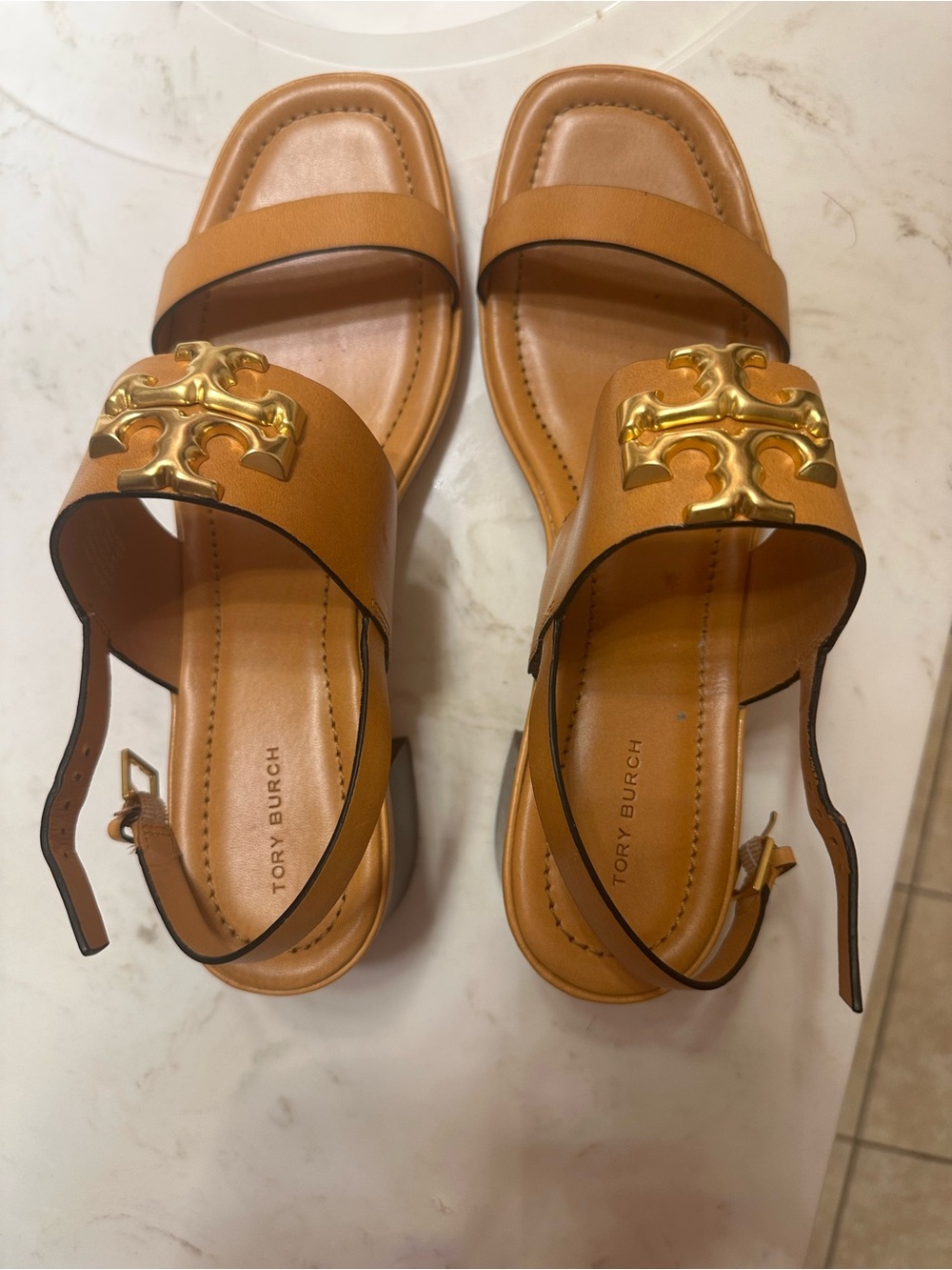 Tory Burch Cognac Leather Block Heel Sandals with Gold Logo Accent Authentic - Picture 2 of 3
